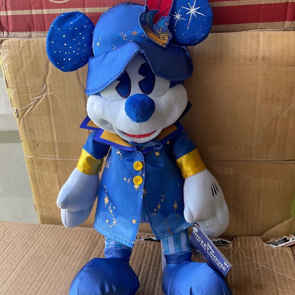 Disney  Mickey Mouse main attraction Peter Pan plush